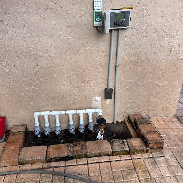 Irrigation controller and valve manifold